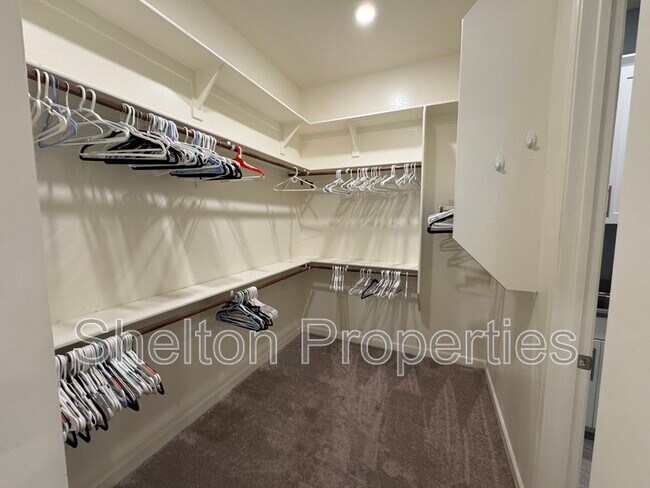 Building Photo - 20614 W Hillcrest Blvd