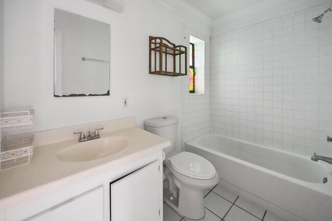 Building Photo - 3703 Waterview Cir