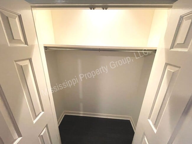 Building Photo - EXCELLENT LOCATION - 2BD/2BA FOR RENT