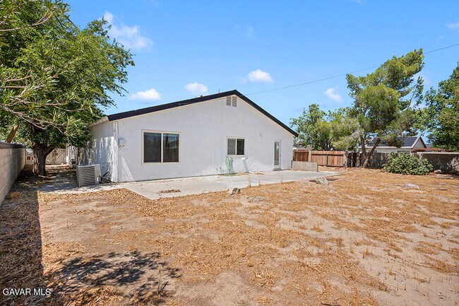 Building Photo - 44556 Fenhold St