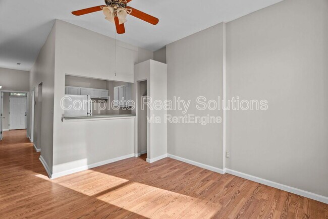 Building Photo - 3021 Iowa Ave