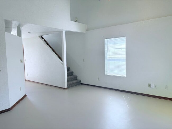 Building Photo - 3200 Ridgecrest Ct