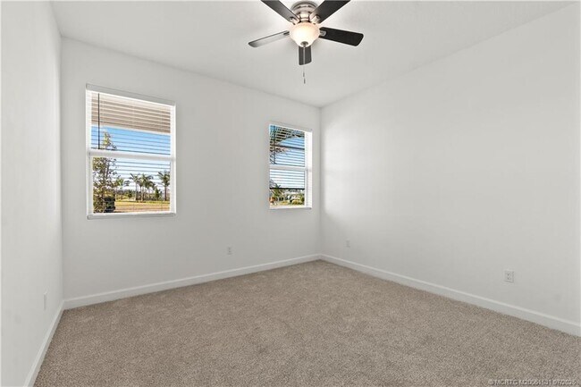 Building Photo - 14135 SW Safi Ter