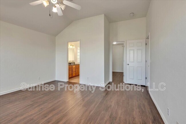 Building Photo - 217 Dollina Ct