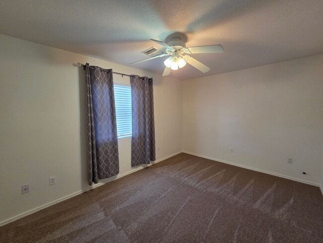Building Photo - 3 Bed/2 bath home located in desirable Holiday Shores, Bullhead City AZ.