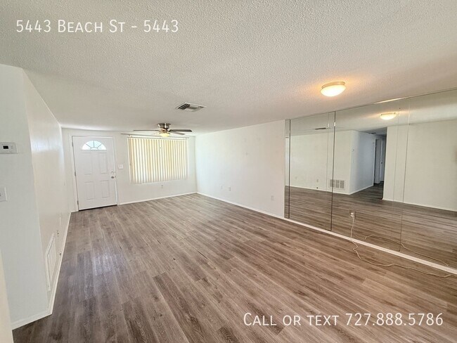 Building Photo - 5443 Beach St