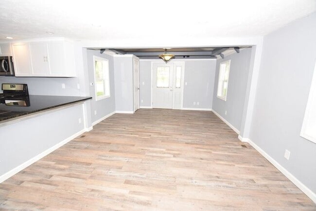 Building Photo - 3 bedroom in Granger in PHM school district