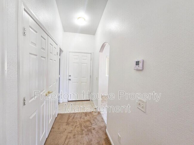Building Photo - 1430 Star Rd