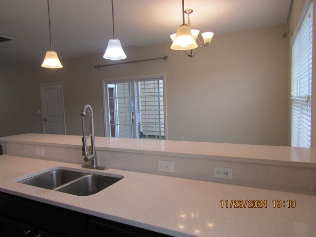 Building Photo - Hickory Manor