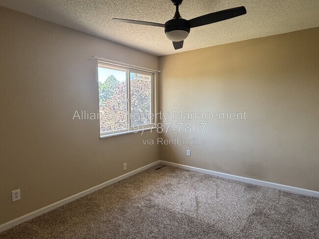 Building Photo - 3823 Windsong Ct