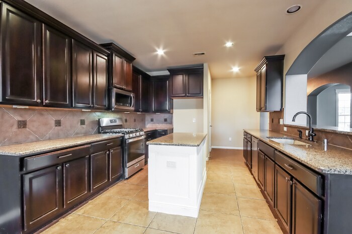 Building Photo - 21527 Spear Valley Ln