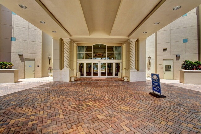 Building Photo - 3700 S Ocean Blvd