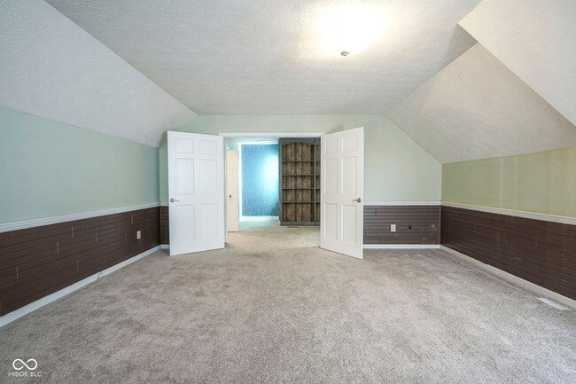 Building Photo - 858 Cedar Wood