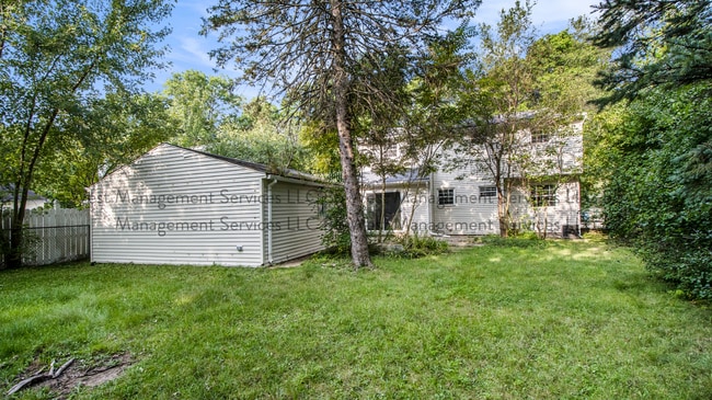 Building Photo - 2342 Rosewood Ave SE