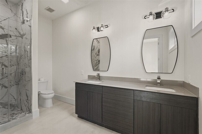 Building Photo - 4903 Braesvalley Dr