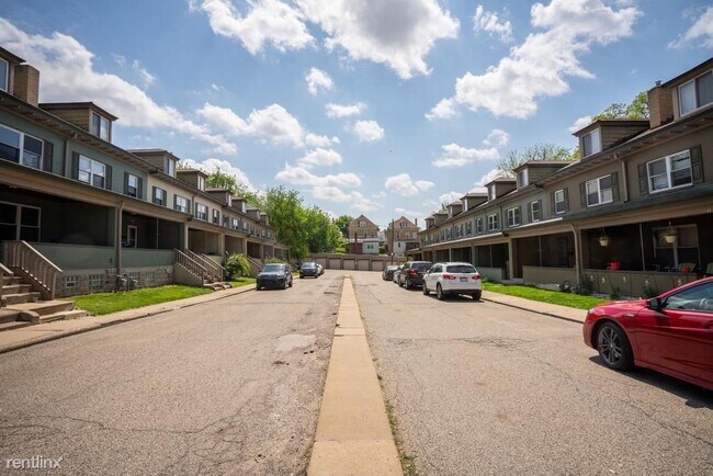 Building Photo - 3 br, 1 bath Townhome - 219 Gilliland Ave