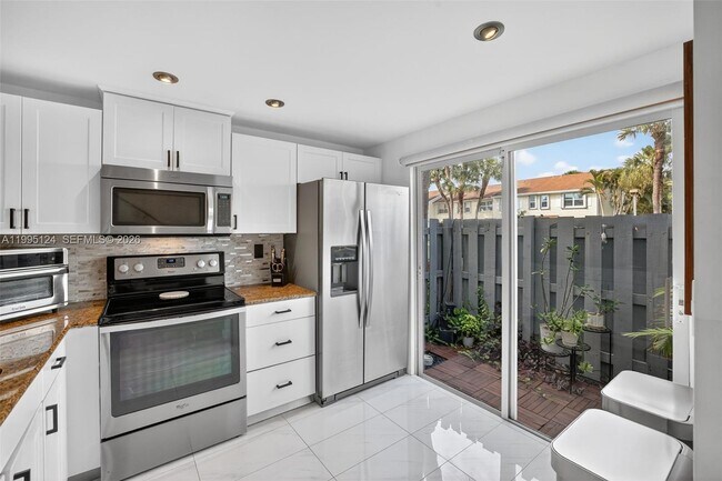 Building Photo - 1953 NE 15th Ave