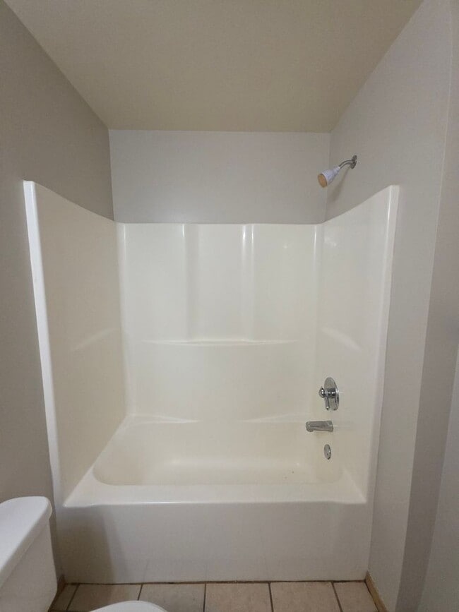 Building Photo - 1109 S Oswego Ave