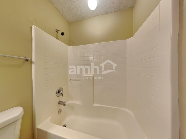 Building Photo - 325 Bradley Bend Dr