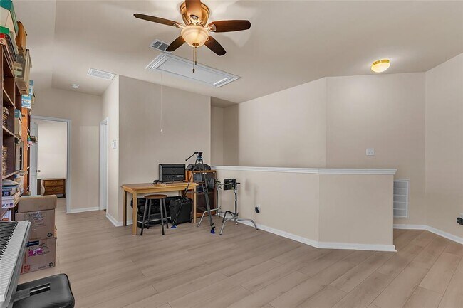 Building Photo - 206 Linden Ln