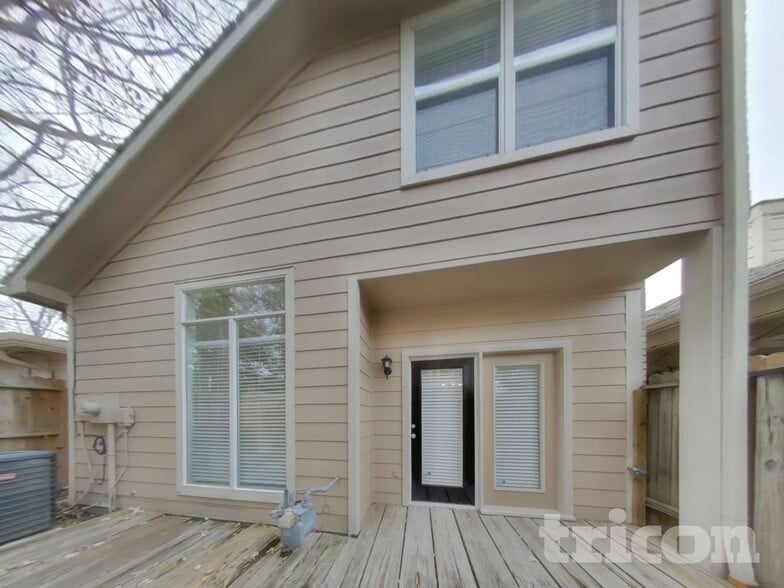 Building Photo - 2906 Crescent Bend Rd