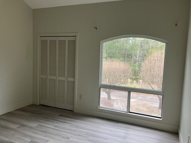 Building Photo - Spacious Condo in the Heart of Calabash