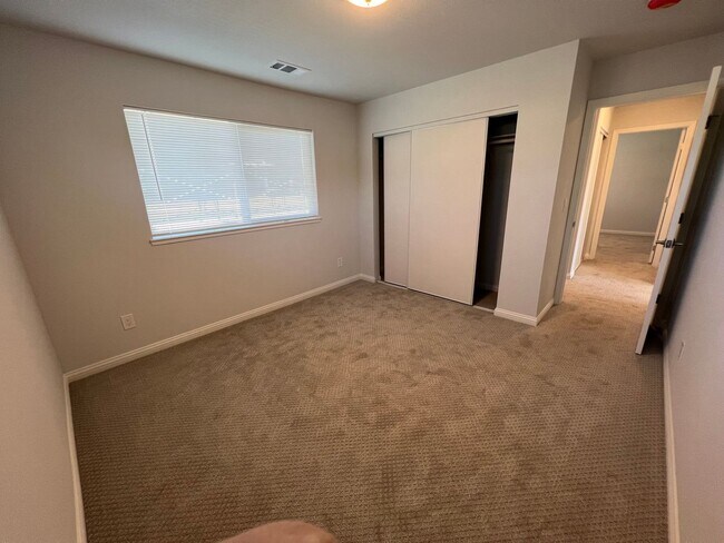Building Photo - 1612 Mendenhall Dr