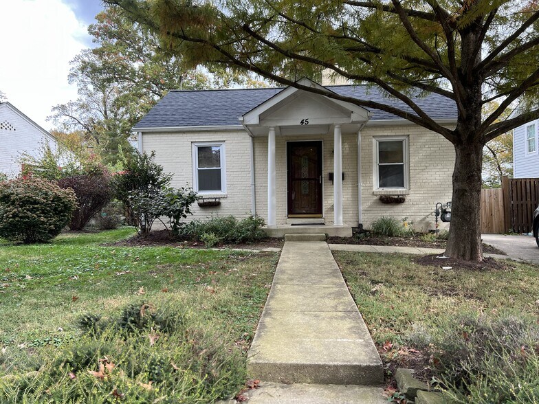 Primary Photo - 45 Oswego Ave