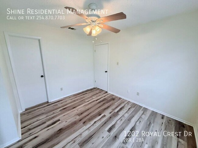 Building Photo - 1202 Royal Crest Dr