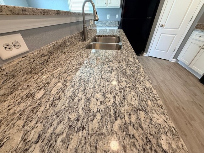 Building Photo - Beautiful Townhome in Charlotte, minutes from the airport