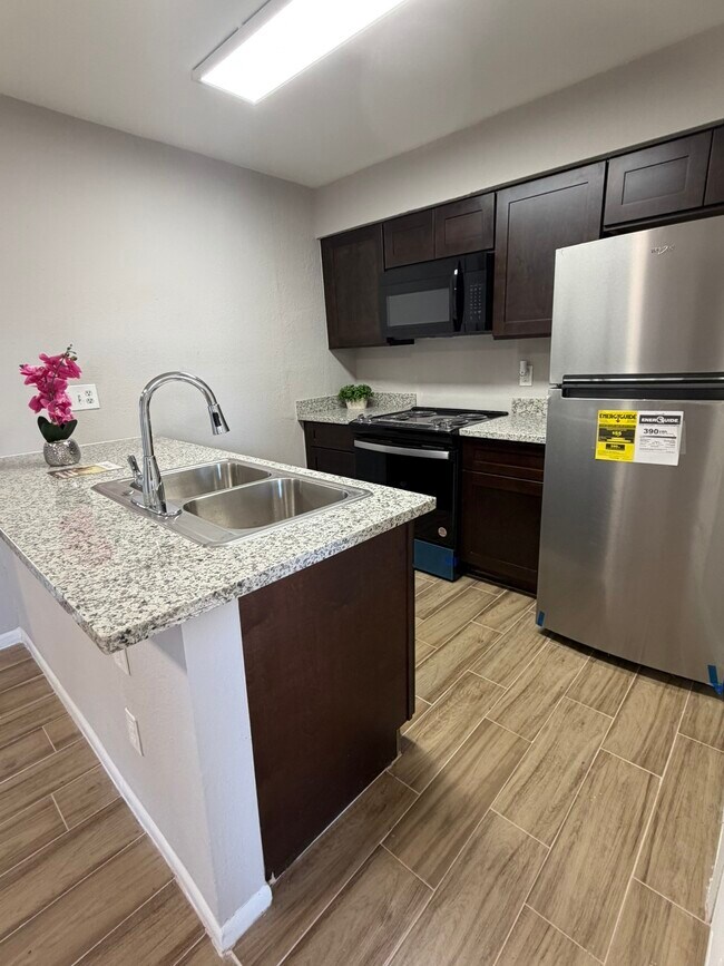 Building Photo - 10001 Westpark Dr