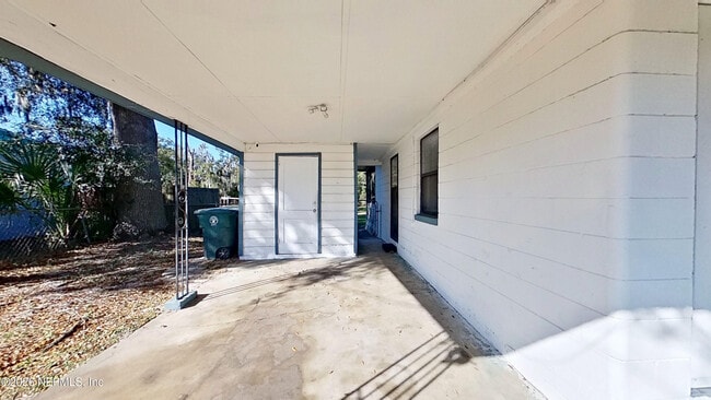 Building Photo - 1728 Lawson Rd