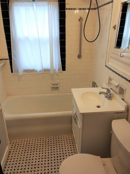Building Photo - 240 Tremont St
