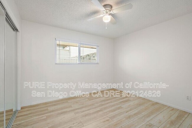 Building Photo - 528 7th St