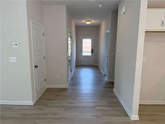 Building Photo - 1083 Lyndhurst Ln