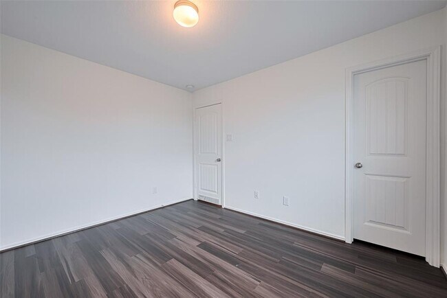 Building Photo - 18414 Hilltop Climb Dr