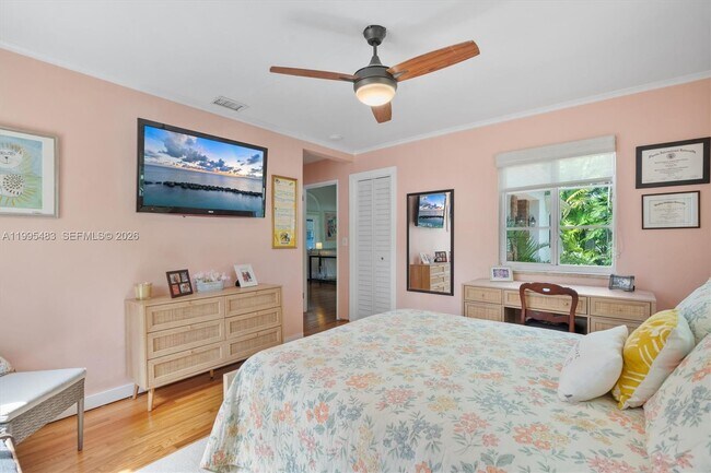 Building Photo - Northeast 5th Avenue Road, Miami Shores, FL 33138 - 5 BR 4 BA single-family home