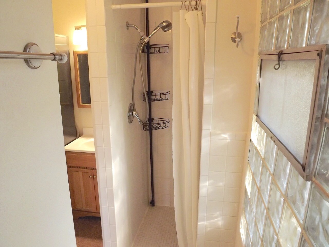 Building Photo - 115 N Park St