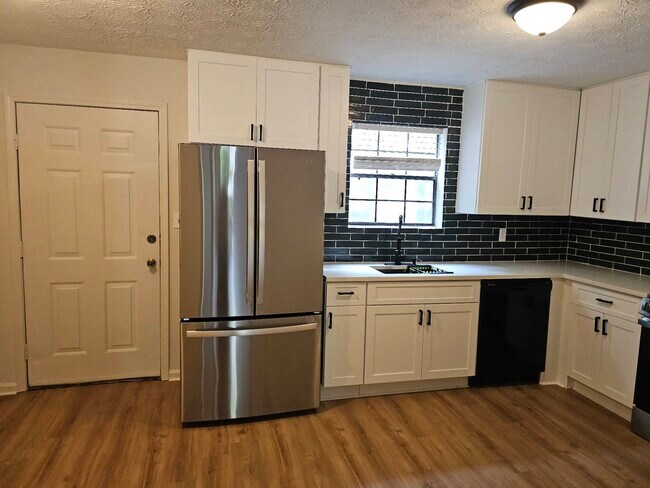 Building Photo - 490 S Jeff Davis Dr