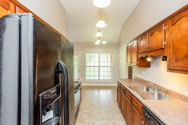Building Photo - 5969 Telford Dr
