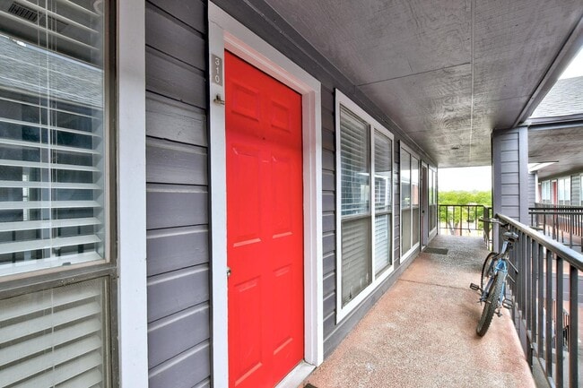 Building Photo - 2804 Rio Grande St