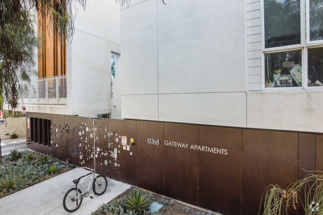 Building Photo - Gateway Apartments