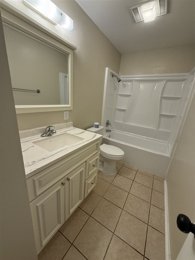 Building Photo - Recently updated in 2026 - Lovely 3 bedroom 2 bath home for lease in south Bossier City LA 71112