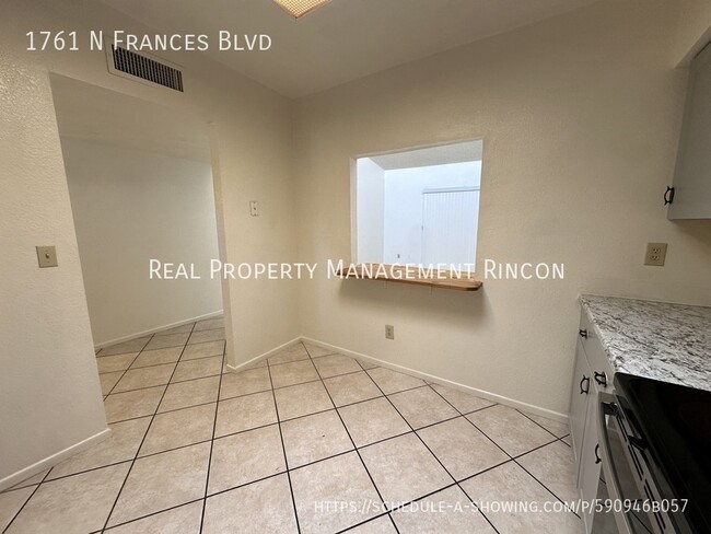 Building Photo - Upgraded 3 bed 2 bath - Central