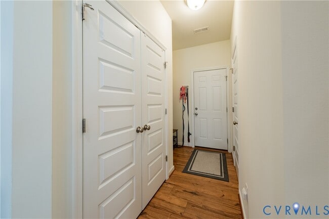 Building Photo - 18401 Palisades Ct