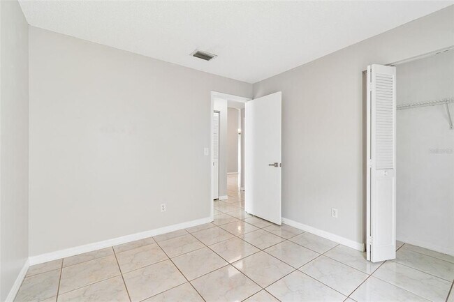 Building Photo - 10105 Sea spray Pl