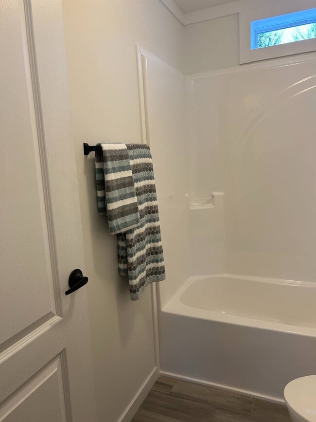 Building Photo - 5222 Greenwich Rd