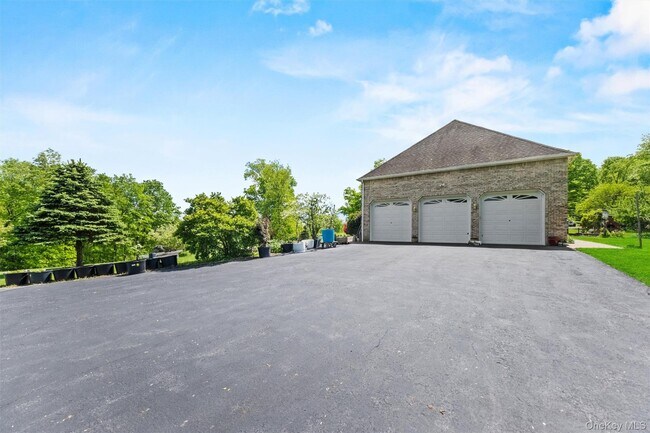 Building Photo - 20 Goshen Rd