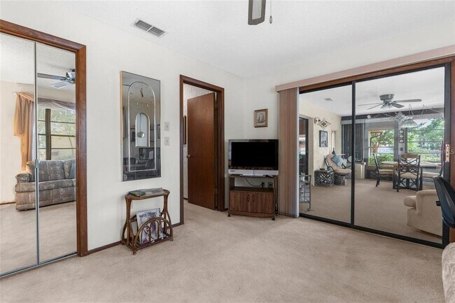 Building Photo - 2072 Maguire Ave