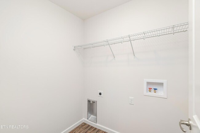 Building Photo - 7357 Grn Ests Wy